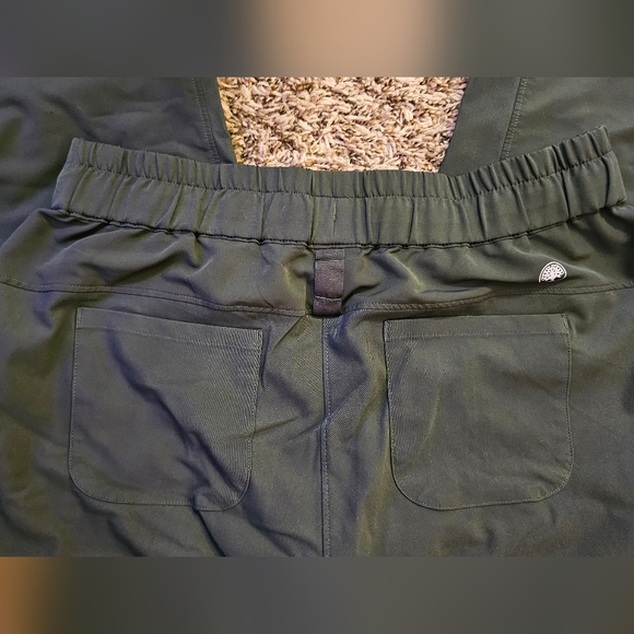 Healing hands jogger scrub set - Picture 7 of 9